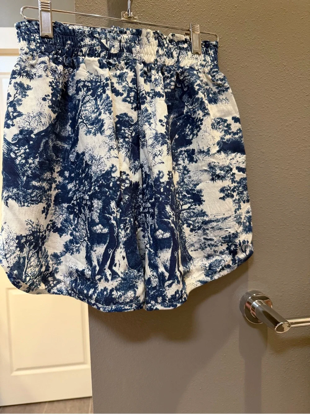 Blue Toile Print Short Sleeve Shirt - Women's Blue Toile Top & Shorts- NWT - Picture 5 of 10